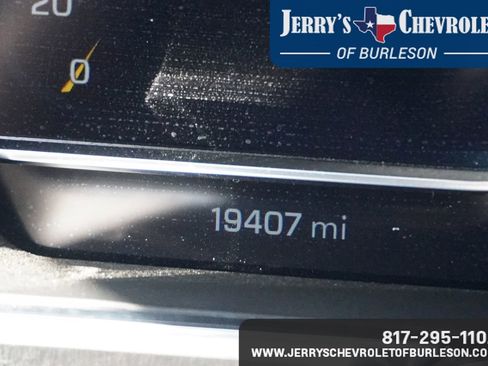 Used 2025 Chevrolet Silverado 1500 High Country w/ High Country Premium Package AWD/4WD image 9