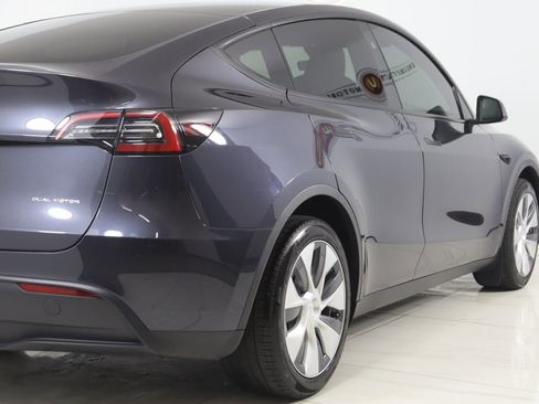 Used 2024 Tesla Model Y Long Range image 44