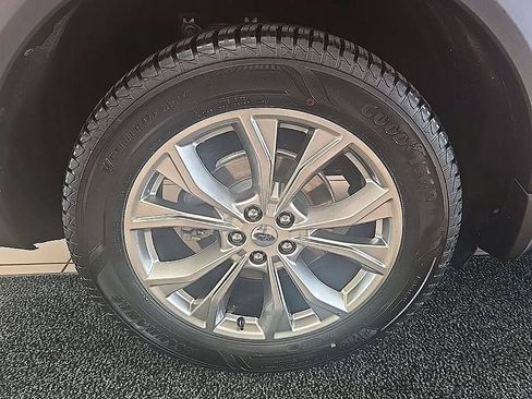 Used 2021 Ford Explorer XLT w/ Equipment Group 202A AWD/4WD image 43