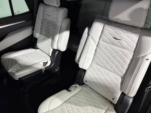 New 2025 Cadillac Escalade Premium Luxury Platinum image 48