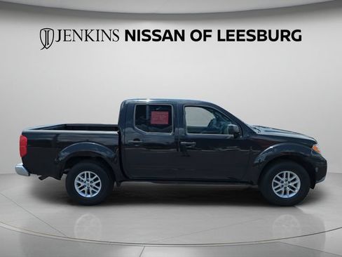 Certified 2017 Nissan Frontier SV RWD image 3