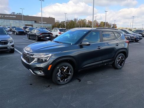 New 2026 Kia Seltos EX image 1