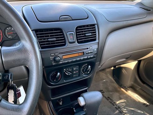 Used 2004 Nissan Sentra S FWD image 6