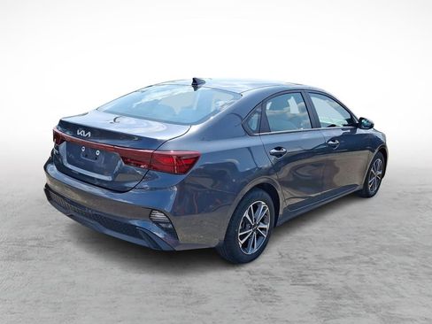 Used 2023 Kia Forte LXS w/ LXS Technology Package FWD image 5