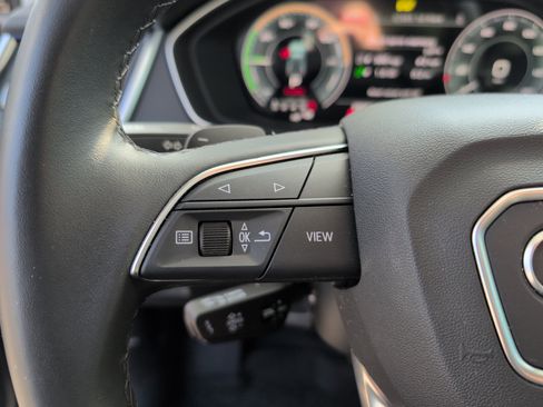 Used 2021 Audi Q5 e Premium Plus w/ Premium Plus Package image 18