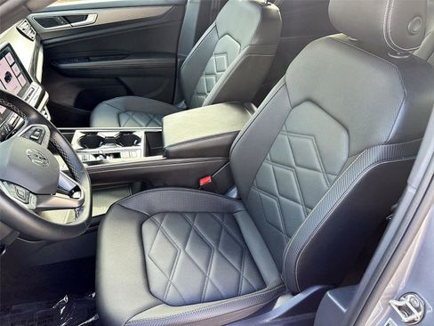 Used 2025 Volkswagen Atlas Cross Sport SE image 21