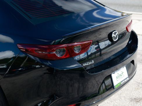 Used 2021 MAZDA MAZDA3 s image 40
