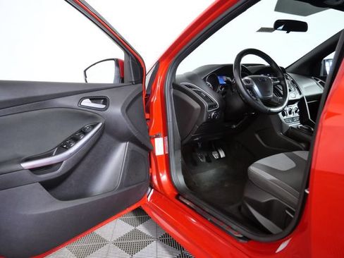 Used 2014 Ford Focus ST FWD image 16