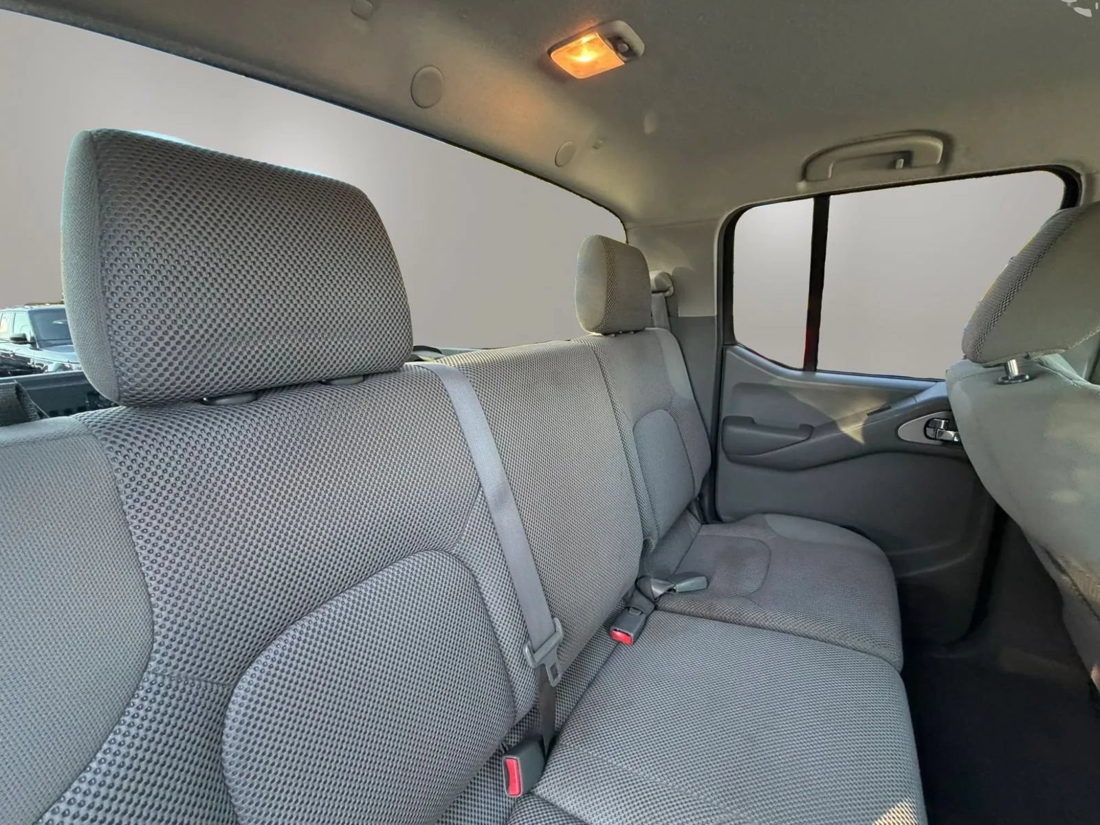 Used 2011 Nissan Frontier SV AWD/4WD image 25