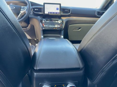 Certified 2023 Ford Explorer Limited w/ Equipment Group 301A image 31