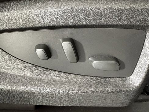 Used 2018 GMC Yukon Denali image 38