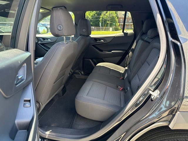 Used 2025 Chevrolet Equinox LT AWD/4WD image 15