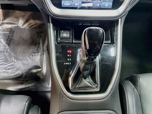 Used 2024 Subaru Outback Limited AWD/4WD image 17