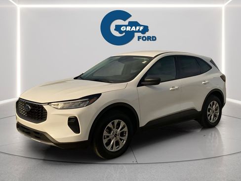 Used 2025 Ford Escape Active w/ Cold Weather Package image 2