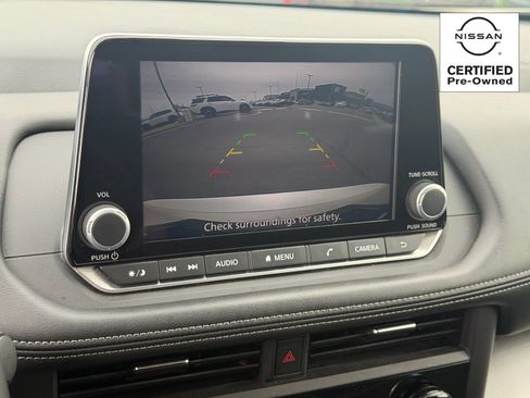 Certified 2025 Nissan Rogue SV FWD image 26