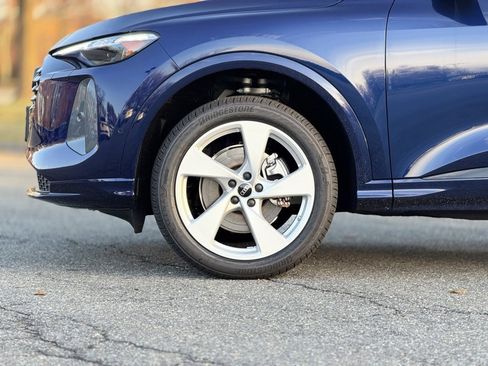 New 2025 Audi Q5 Premium Plus image 2