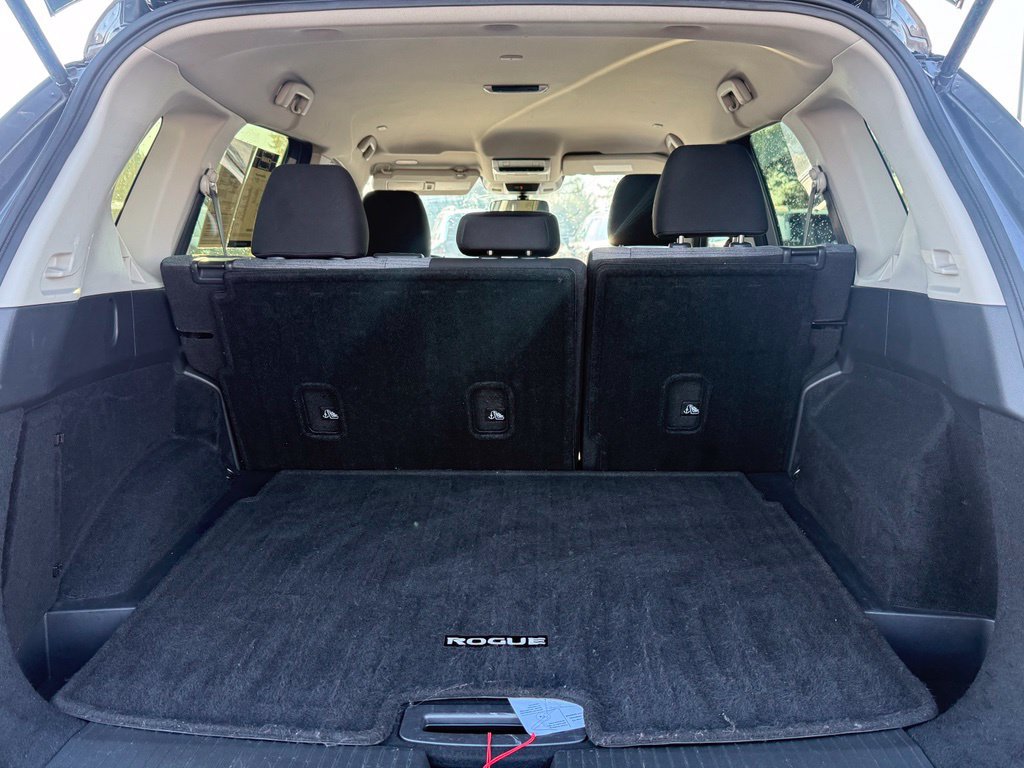 Used 2023 Nissan Rogue SV FWD image 7
