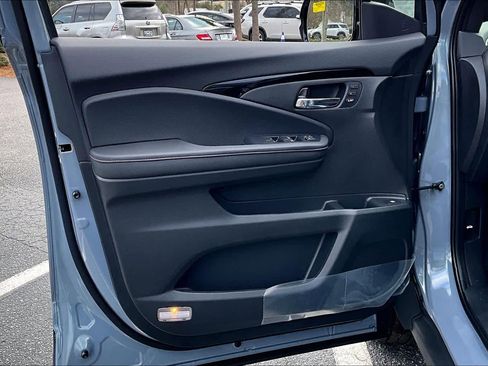 New 2026 Honda Ridgeline Black Edition image 13