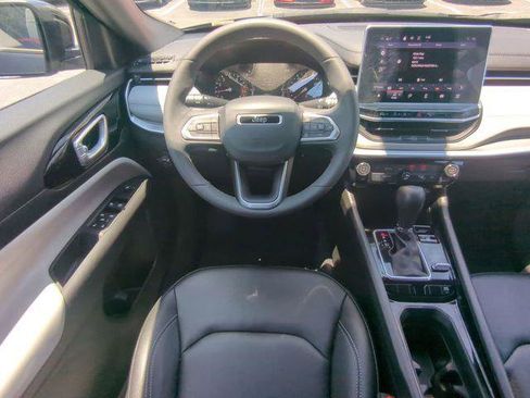 Certified 2025 Jeep Compass Limited AWD/4WD image 18