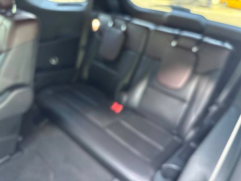 Used 2023 Ford Explorer Platinum w/ Technology Package AWD/4WD image 40