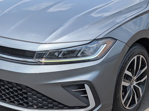 Certified 2025 Volkswagen Jetta SE FWD image 16