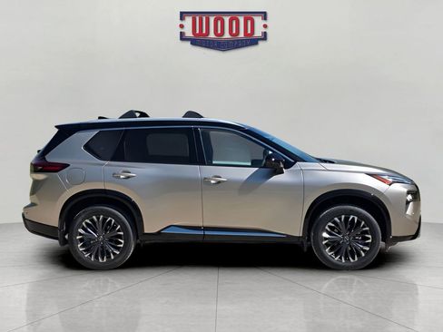 New 2026 Nissan Rogue Platinum AWD/4WD image 2