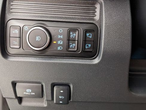 Certified 2025 Ford F250 Platinum AWD/4WD image 23