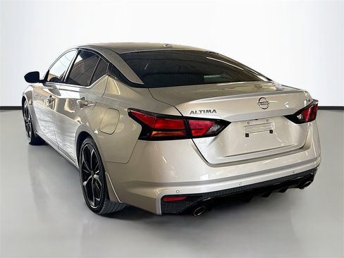 Used 2024 Nissan Altima 2.5 SR w/ SR Premium Package image 7