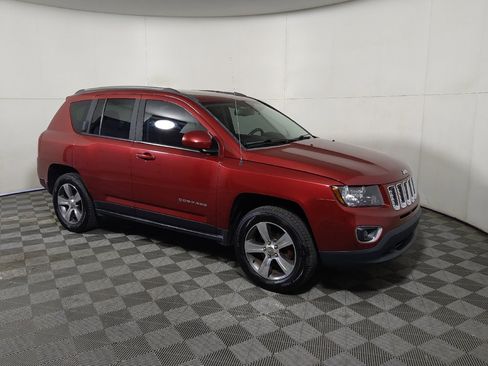 Used 2016 Jeep Compass High Altitude AWD/4WD image 11