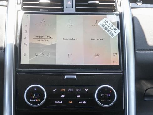 New 2025 Land Rover Discovery S image 13