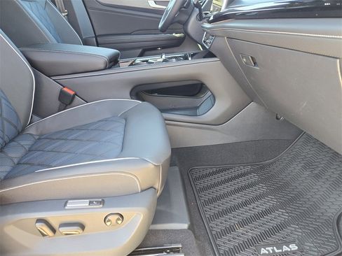 New 2026 Volkswagen Atlas Cross Sport SEL Premium R-Line image 12