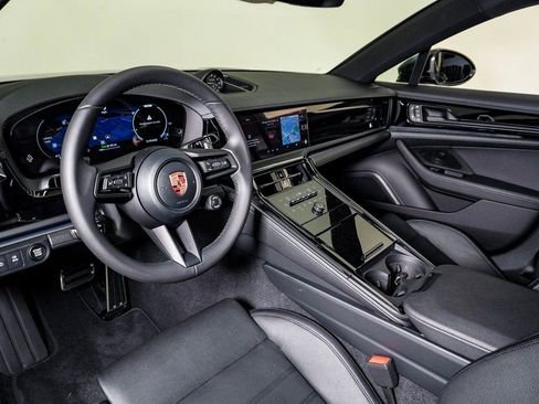 New 2026 Porsche Panamera 4 image 4