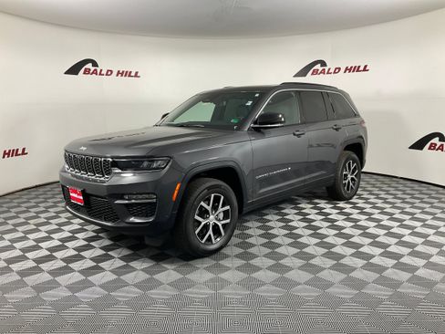 New 2025 Jeep Grand Cherokee Limited w/ Luxury Tech Group II image 3