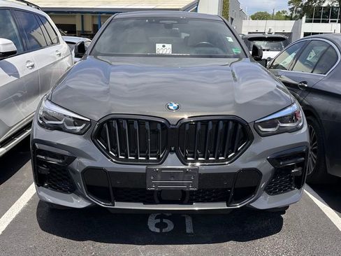 Used 2022 BMW X6 M50i w/ Dynamic Handling Package image 11