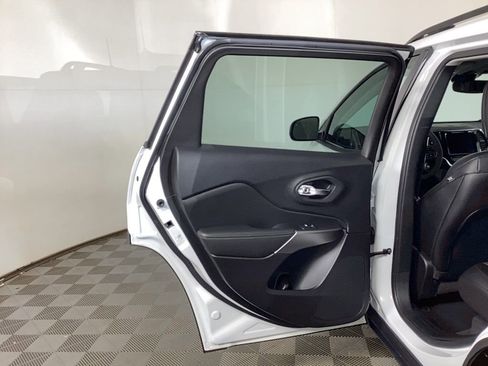 Used 2022 Jeep Cherokee Limited w/ Elite Package image 13