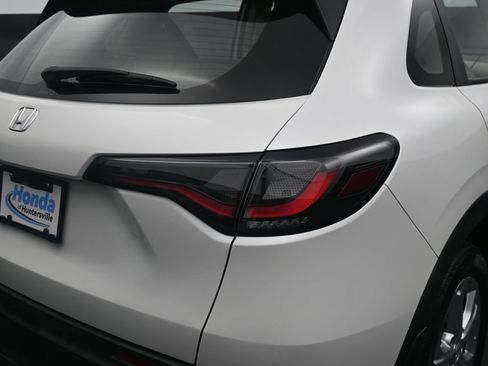 Used 2024 Honda HR-V LX image 10