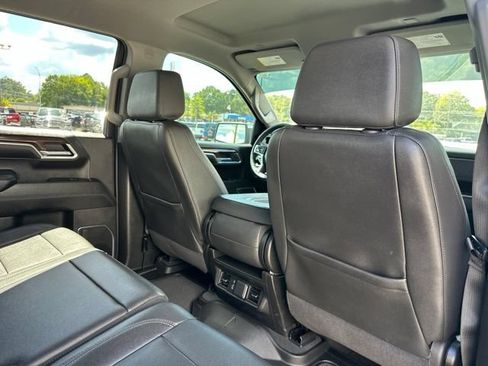 Used 2024 Chevrolet Silverado 1500 LT w/ Safety Package AWD/4WD image 42