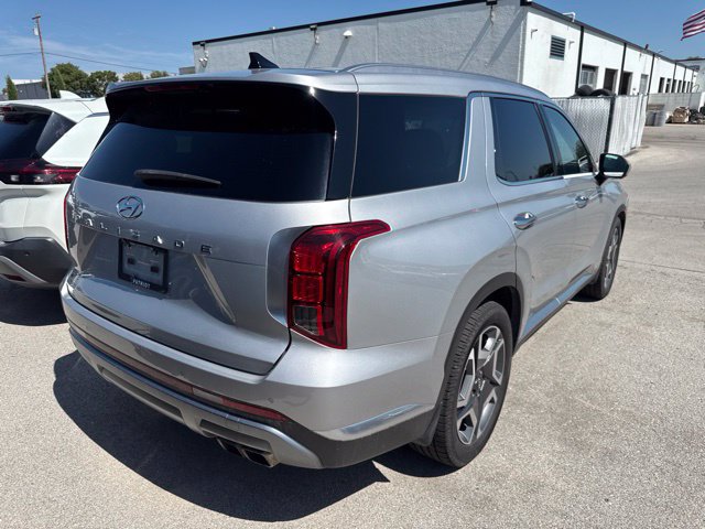 Used 2024 Hyundai Palisade Limited FWD image 6