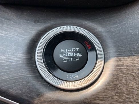 Used 2022 Jeep Grand Cherokee L Limited image 34