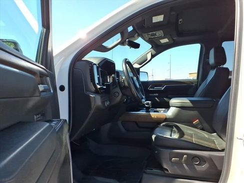 Certified 2023 Chevrolet Silverado 1500 High Country w/ Technology Package AWD/4WD image 15