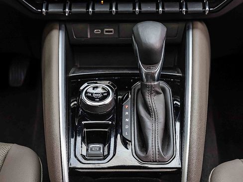 Used 2024 Chevrolet Colorado ZR2 w/ ZR2 Bison Edition image 14