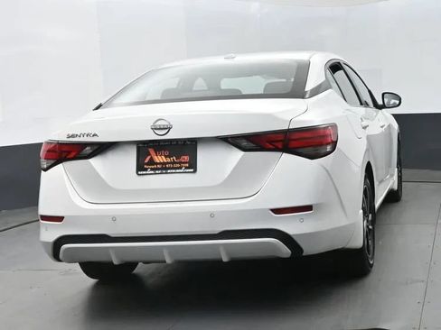 Used 2025 Nissan Sentra SV FWD image 8