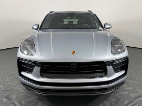 Certified 2025 Porsche Macan AWD/4WD image 10
