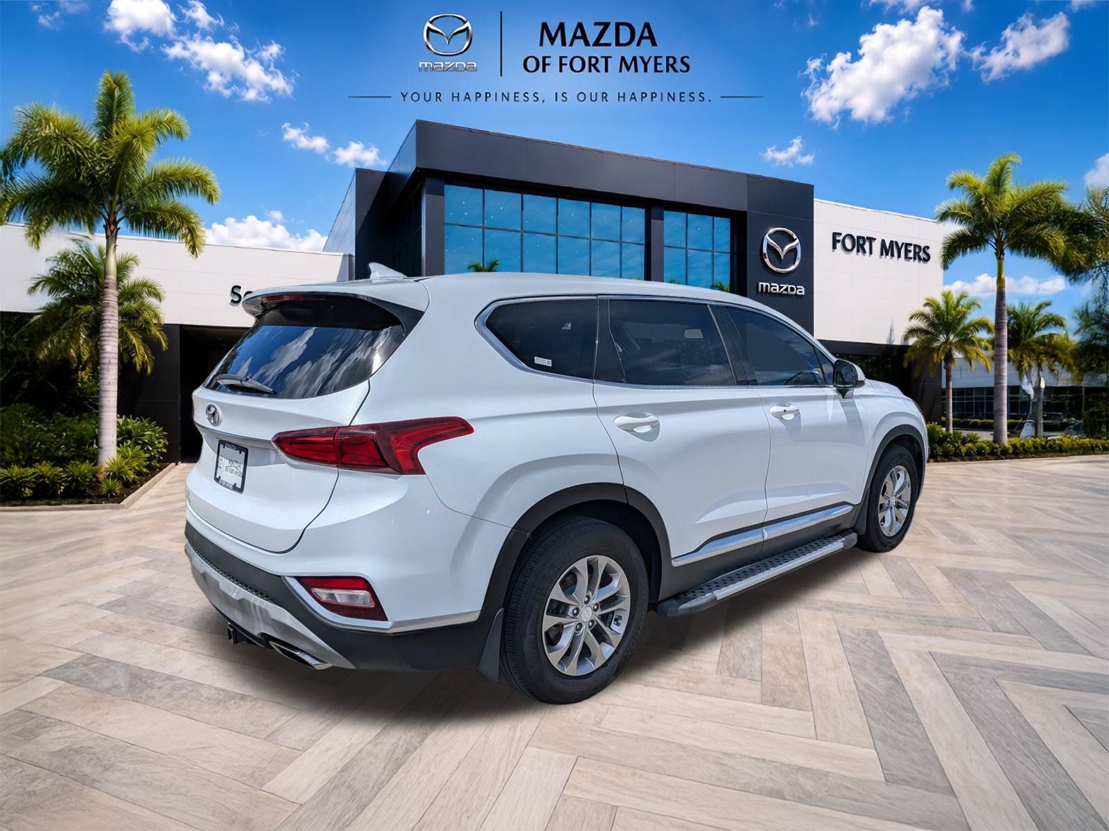 Used 2019 Hyundai Santa Fe SEL FWD image 4