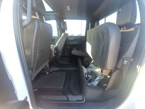 Used 2024 GMC Sierra 3500 AT4 w/ Technology Package AWD/4WD image 16