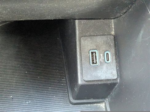 Used 2023 Ford Edge SEL image 23