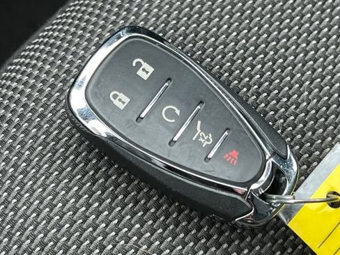 Used 2020 Chevrolet Traverse LT FWD image 11