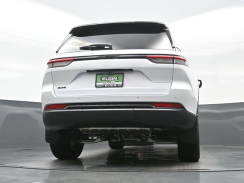 New 2025 Jeep Grand Cherokee Altitude AWD/4WD image 14