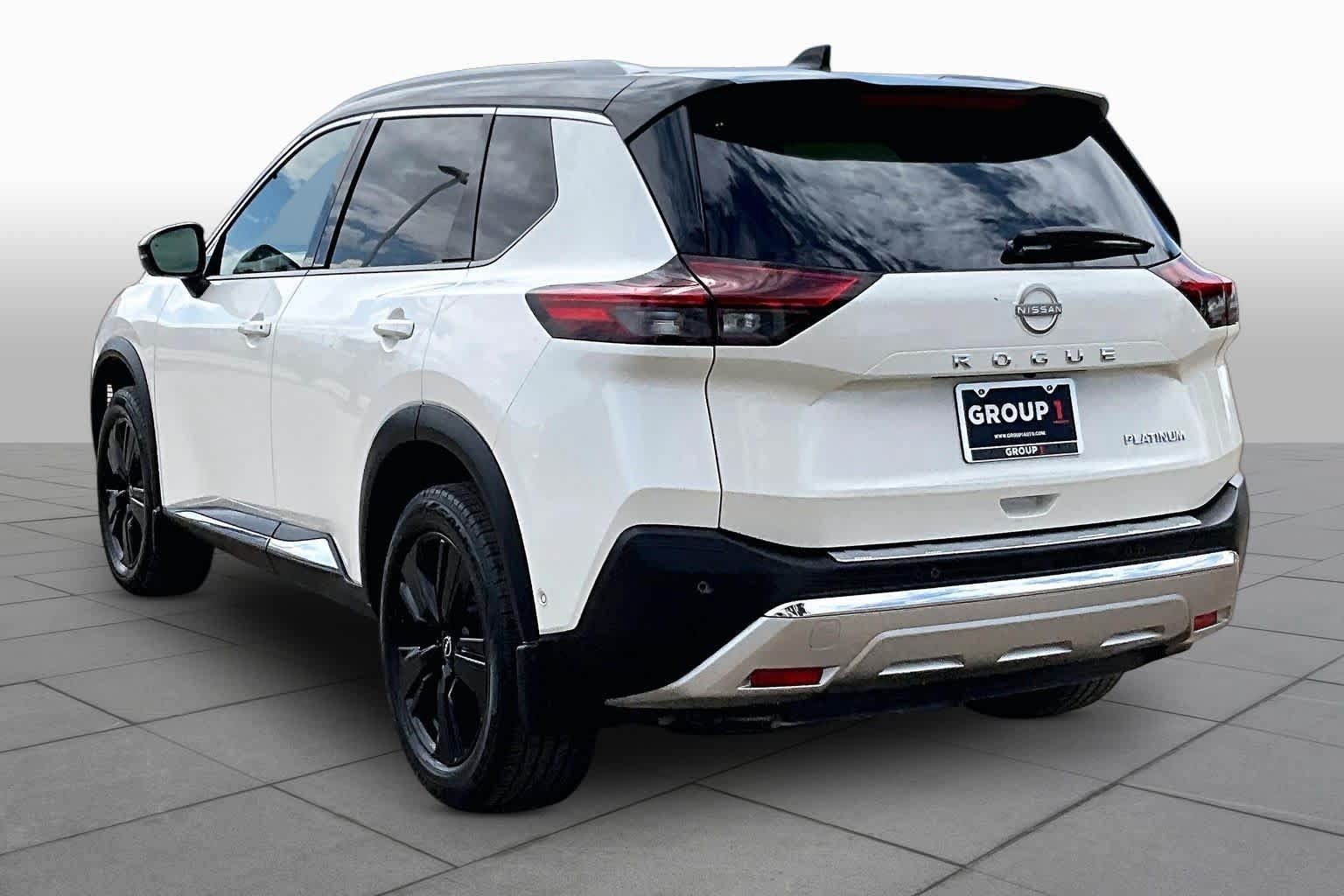 Used 2023 Nissan Rogue Platinum w/ Platinum Premium Package FWD image 11