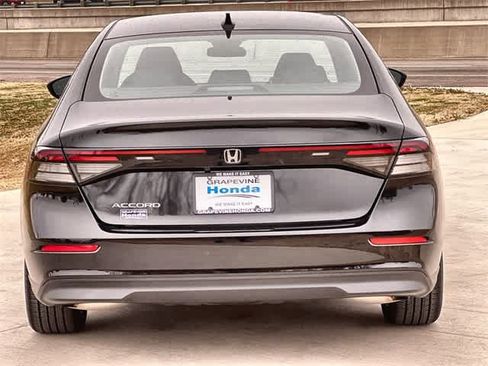 Certified 2025 Honda Accord SE image 6